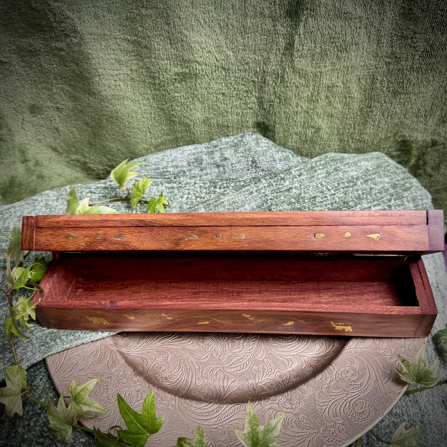 Double Compartment Incense Box – Brass Patterned Inlay