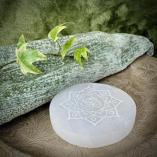 Selenite Round Engraved Plate