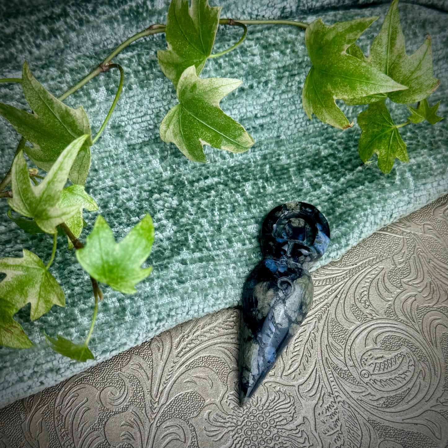 Llanite / Que Sera Crystal Goddess