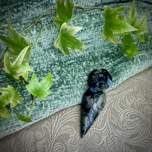 Llanite / Que Sera Crystal Goddess